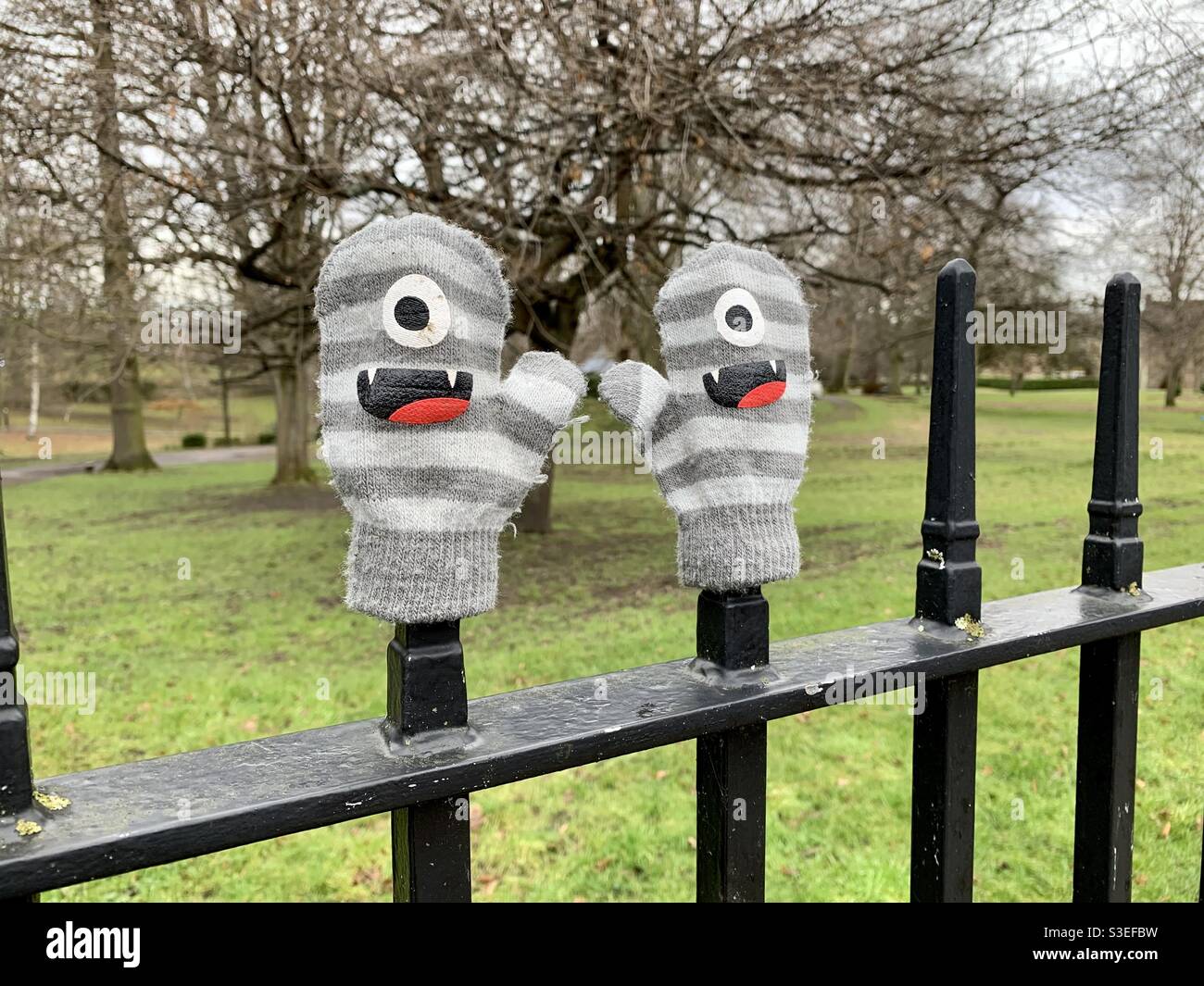Verlorene Handschuhe in Hexham Stockfoto