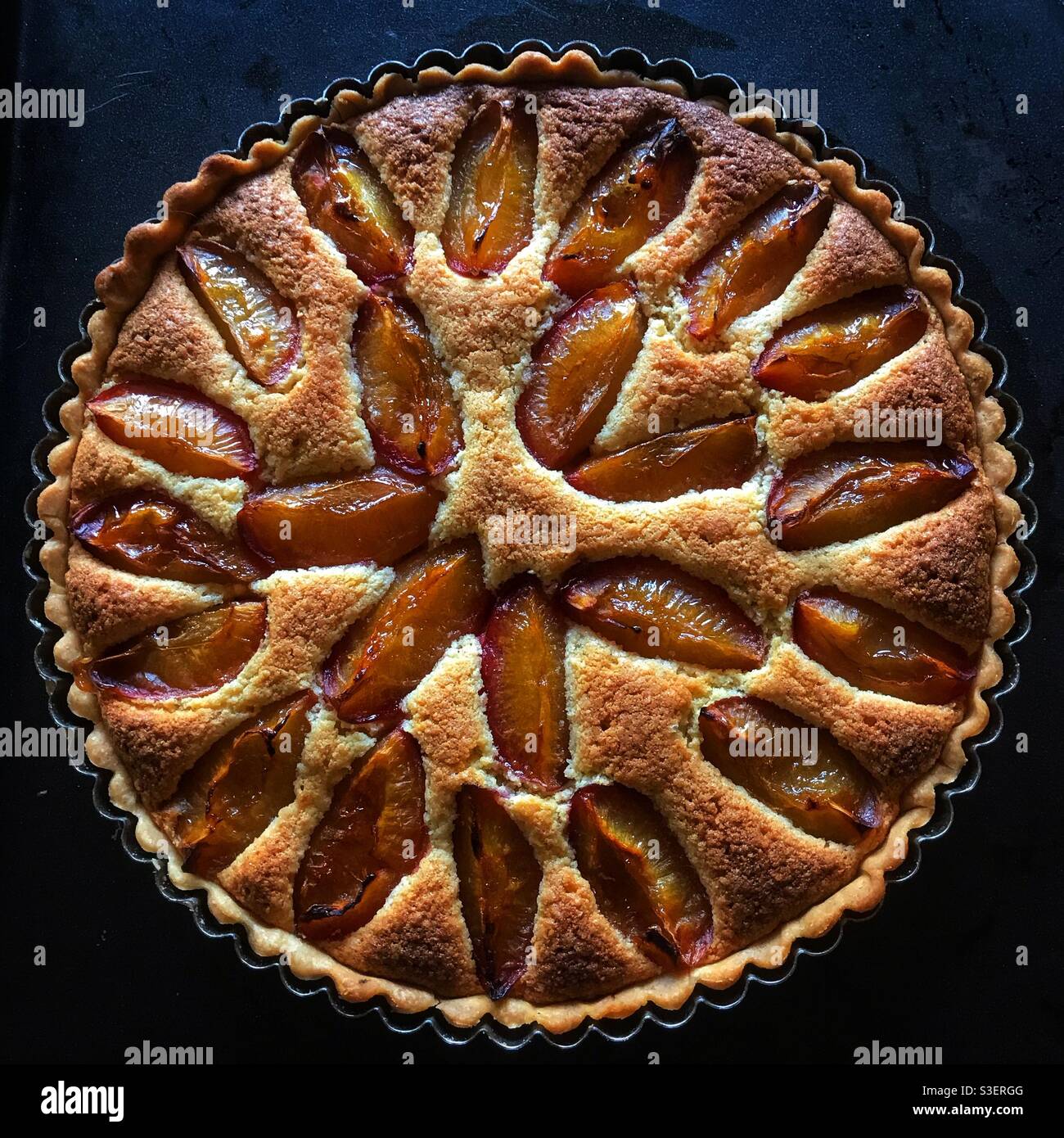 Pfirsich-Tarte - Smartphone-aufgenommenes Stockfoto