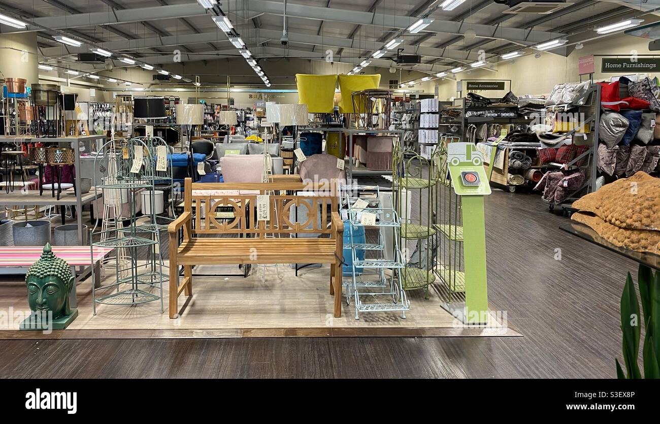 Ein Foto des Innenraums eines TK Maxx Homesense Store in Großbritannien - Smartphone-aufgenommenes Stockfoto