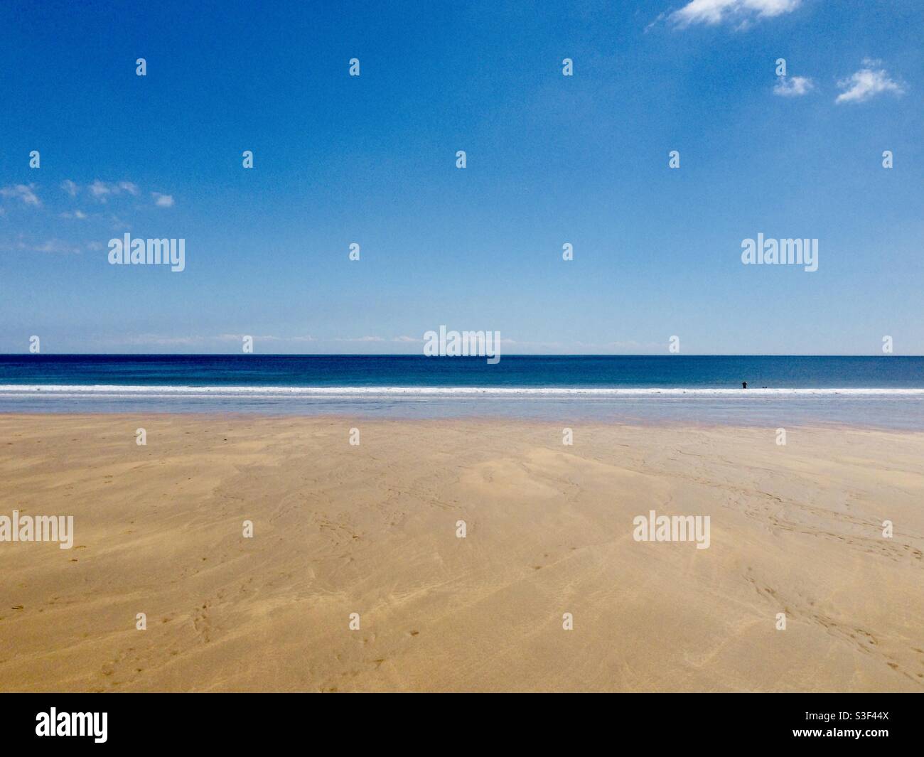 Kopieren Sie das Weltraumfoto eines verlassenen Pembrokeshire-Strandes - nein Menschen Stockfoto