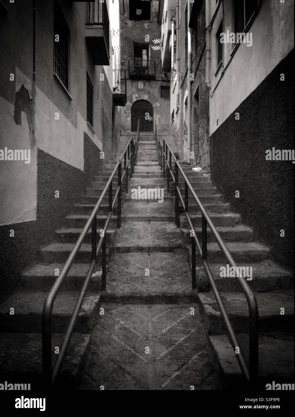 Stepped Street, Flix, Katalonien, Spanien. - Smartphone-aufgenommenes Stockfoto