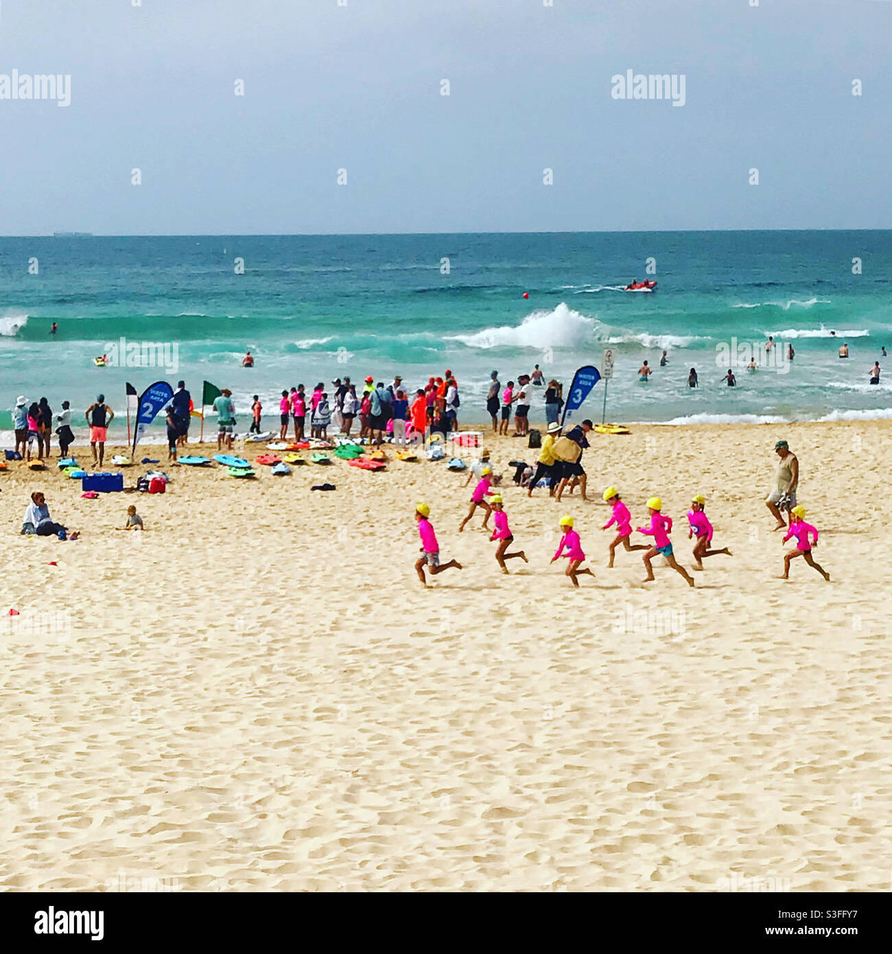 Junior Surf Live Savers Training am Bondi Beach in Sydney Australien Stockfoto