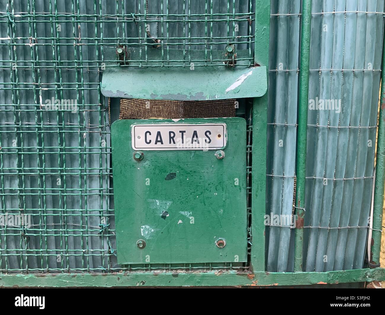 Mailbox grün lackiert Stockfoto