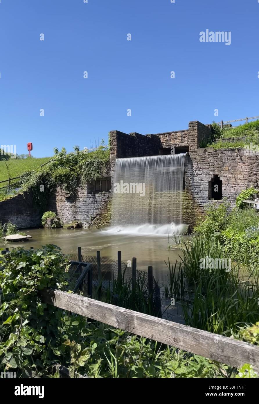 Der Wasserfall bei Newstead Abbey Stockfoto