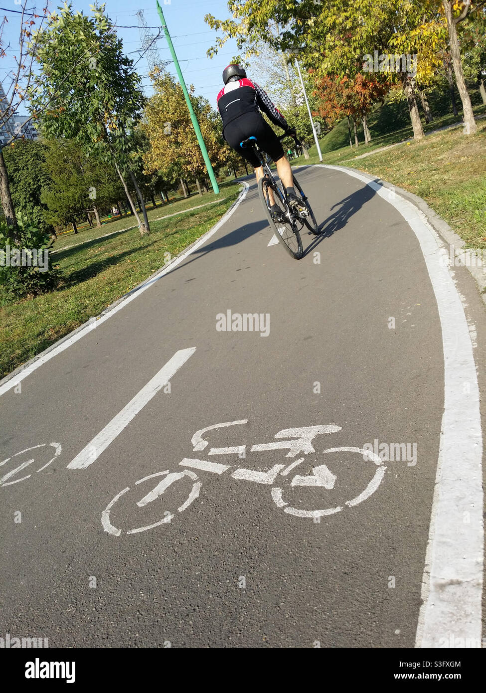 Männer sind Fahrrad - Smartphone-aufgenommenes Stockfoto