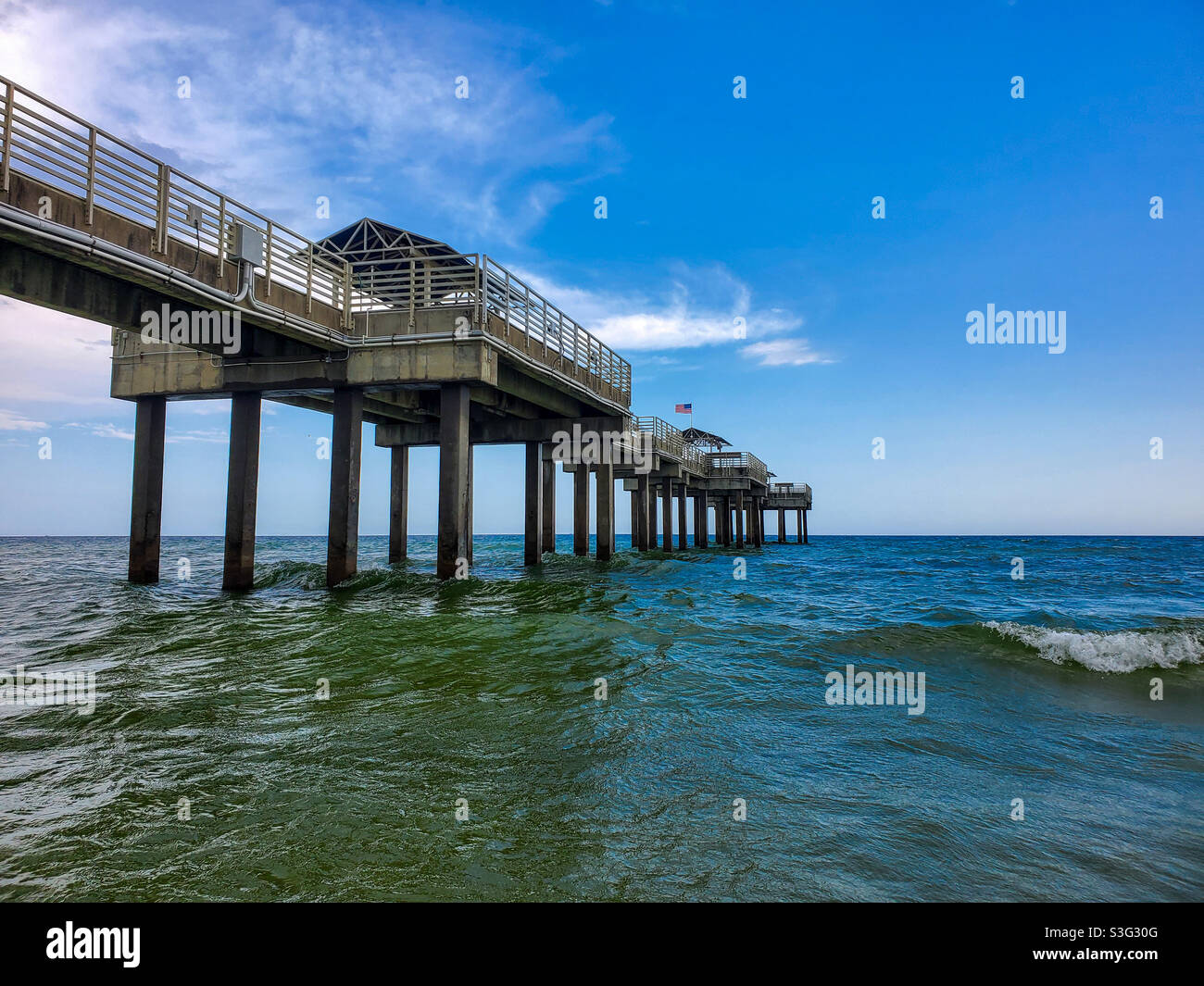 Pier in Orange Beach, Alabama - Smartphone-aufgenommenes Stockfoto