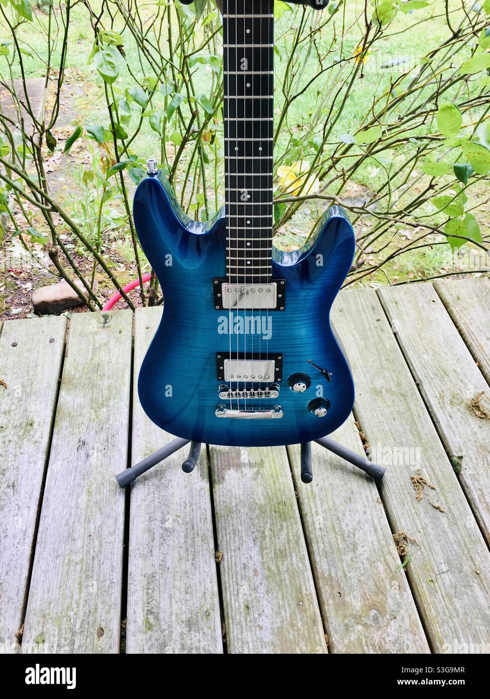 Blue Flame Top E-Gitarre Stockfoto
