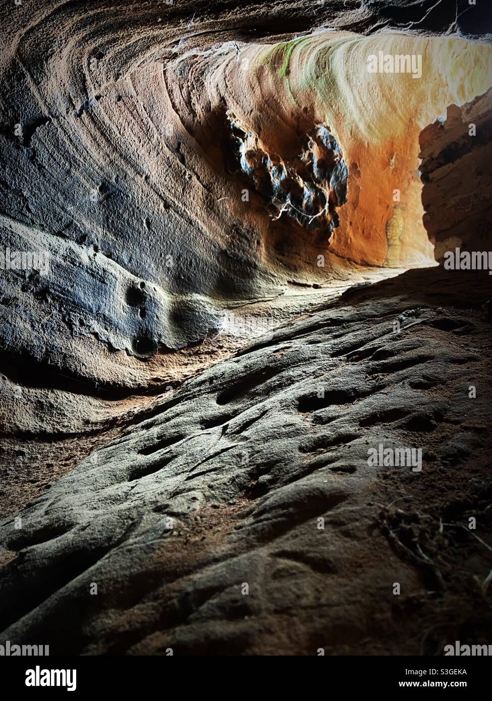 Das Innere einer Höhle. Stockfoto