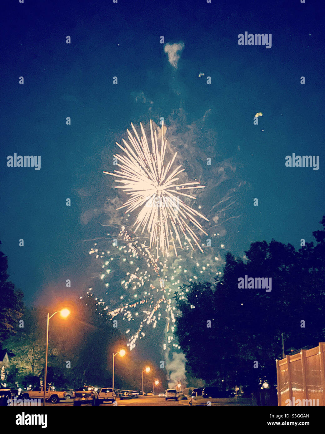 Feuerwerk an der Side Street Stockfoto