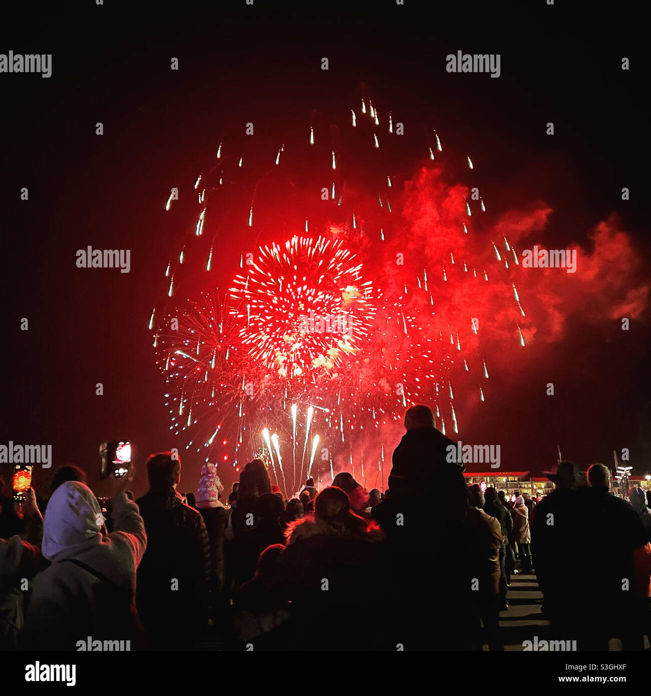 WWELLINGON, NEUSEELAND, Juni 9: Matariki-Feuerwerk im Winter an der Uferpromenade von Wellington. Stockfoto