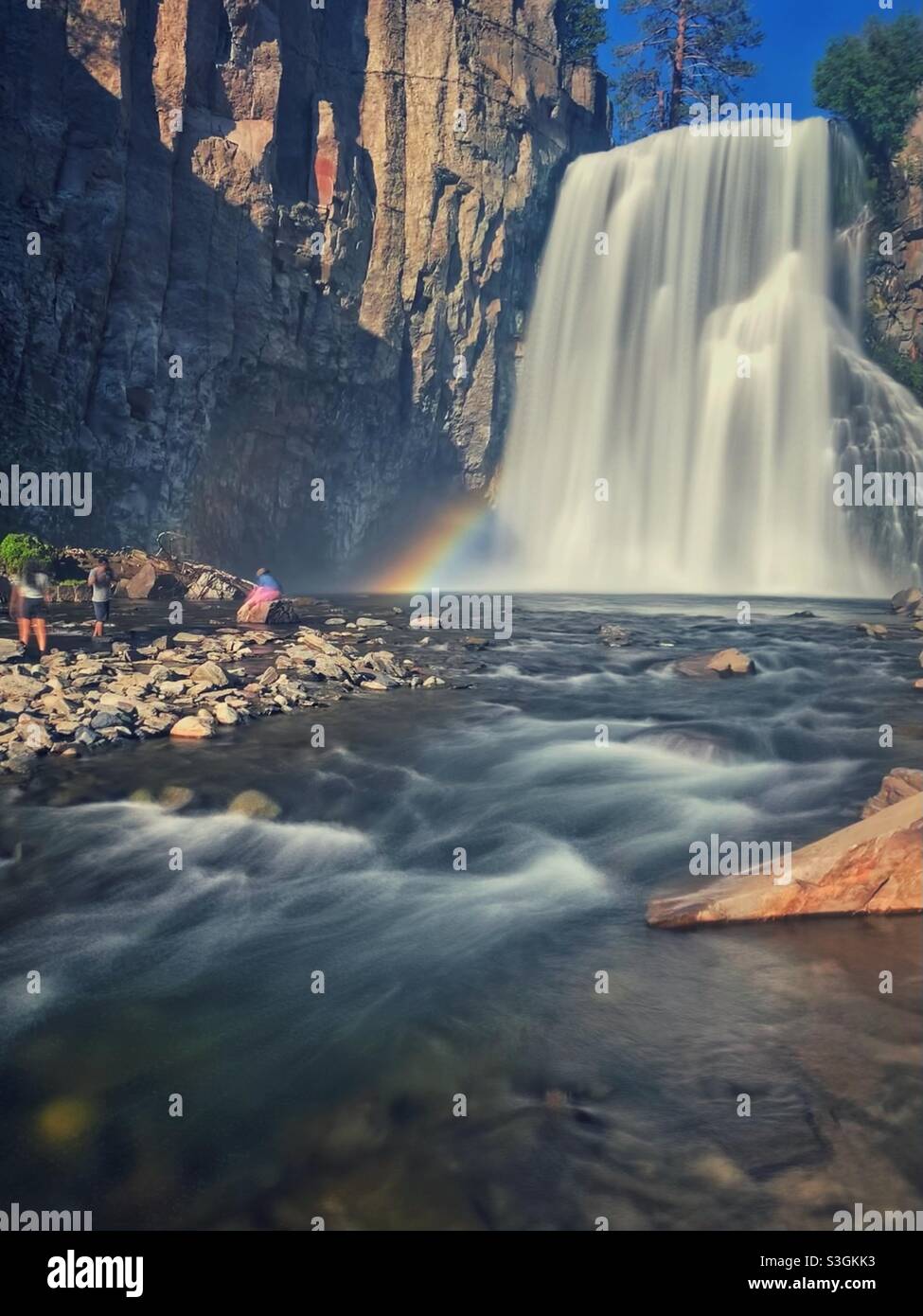 Regenbogen-Wasserfall Stockfoto