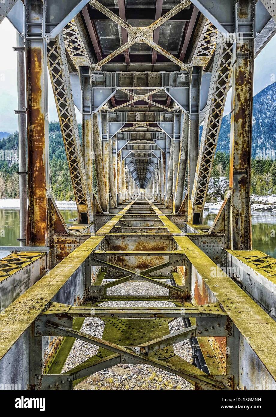 Verlassene Eisenbahnbrücke Stockfoto