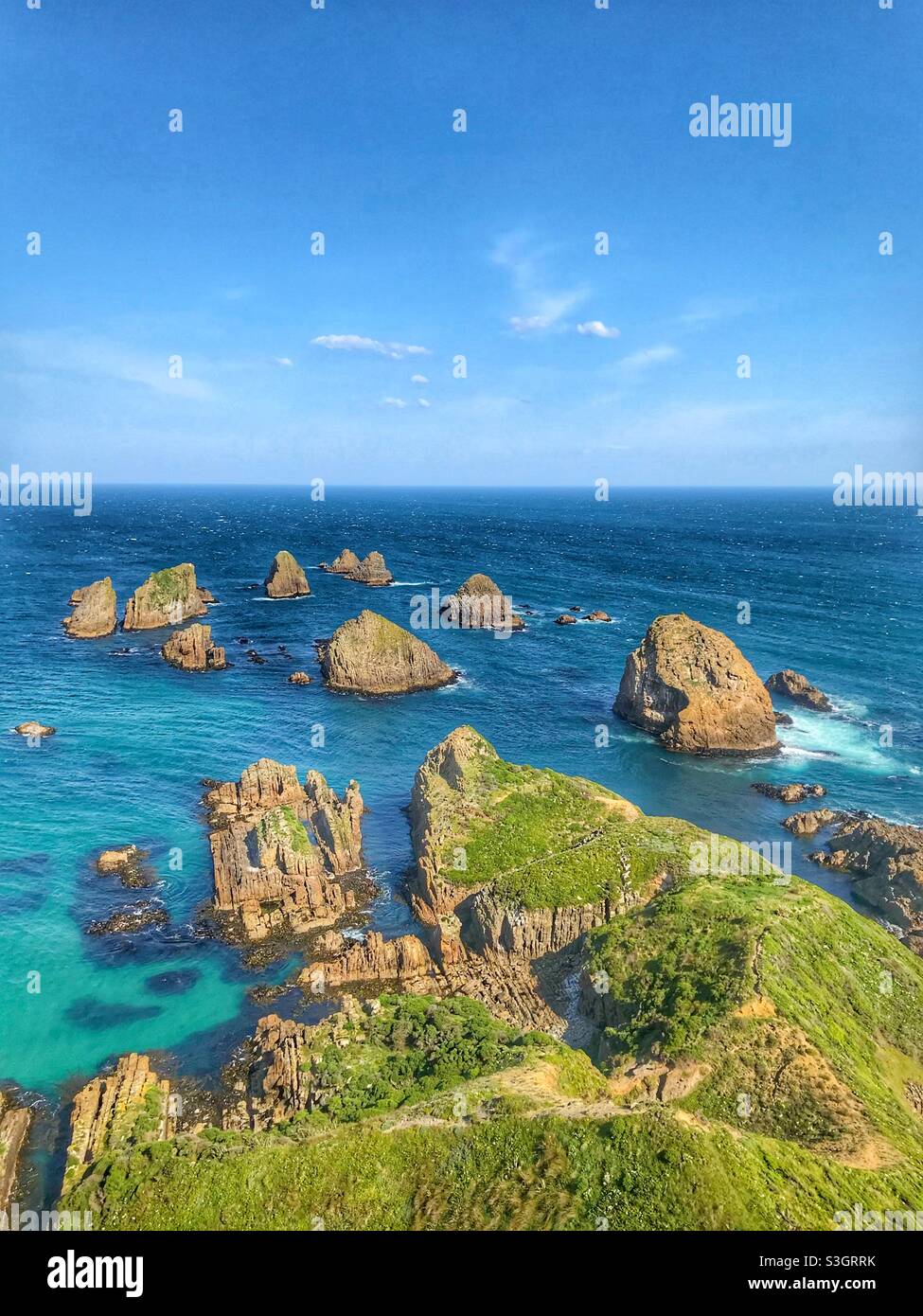 Die Nuggets, Rocky Islands am Nugget Point, Otago, Südinsel, Neuseeland Stockfoto