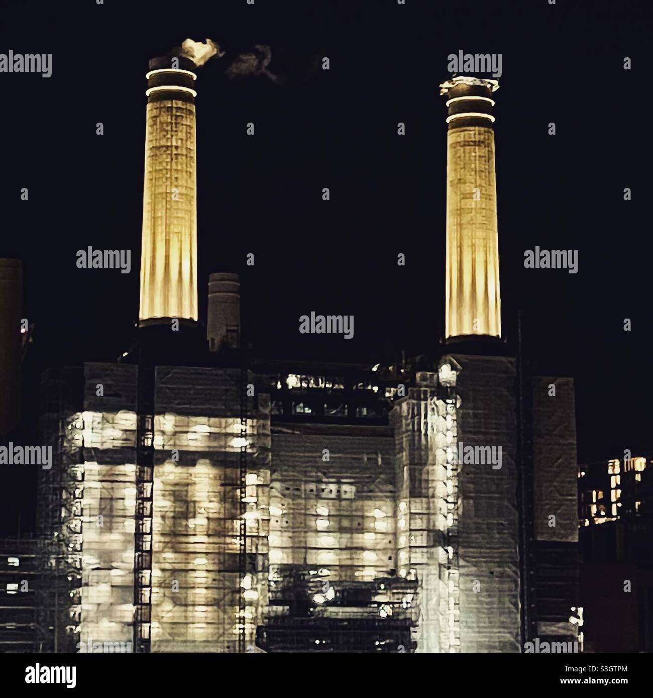 Battersea Power Station in der Nacht Stockfoto