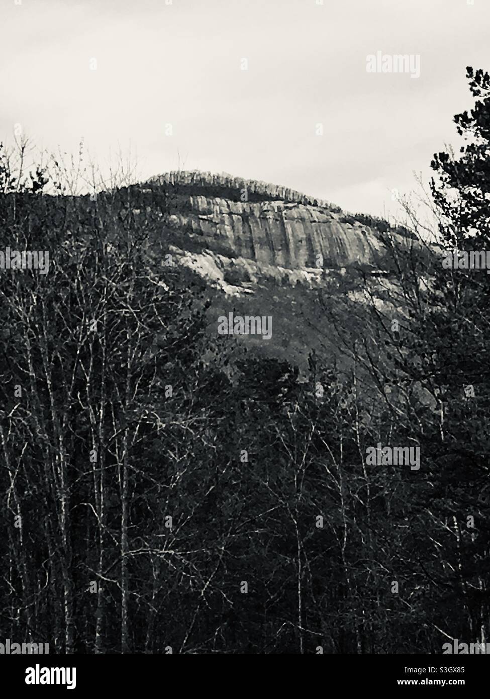 Schwarz und weiß Rocky Mountain Ridge Glatze Rock Stockfoto