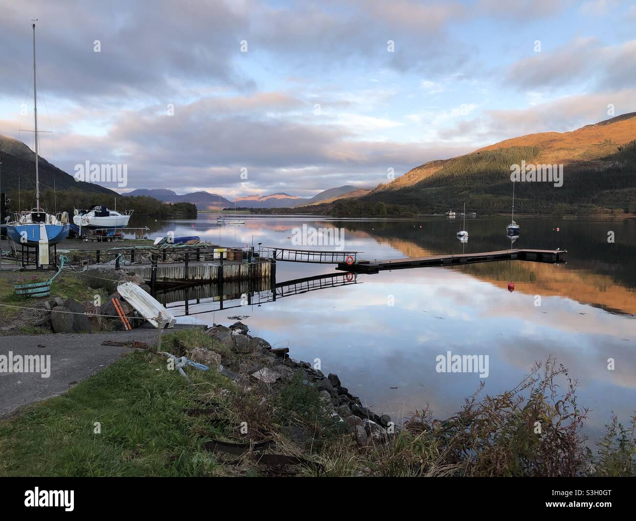 Loch Leven Reflexionen Stockfoto