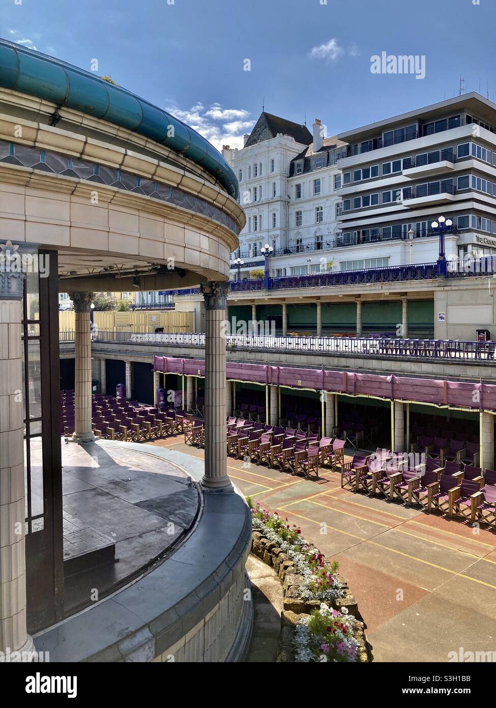 Eastbourne Strandpromenade Bandstand Stockfoto