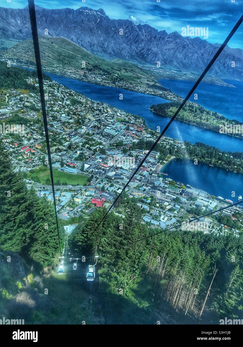 Reiten in der Skyline Gondola in Queenstown, Region Otago, Südinsel, Neuseeland - Smartphone-aufgenommenes Stockfoto