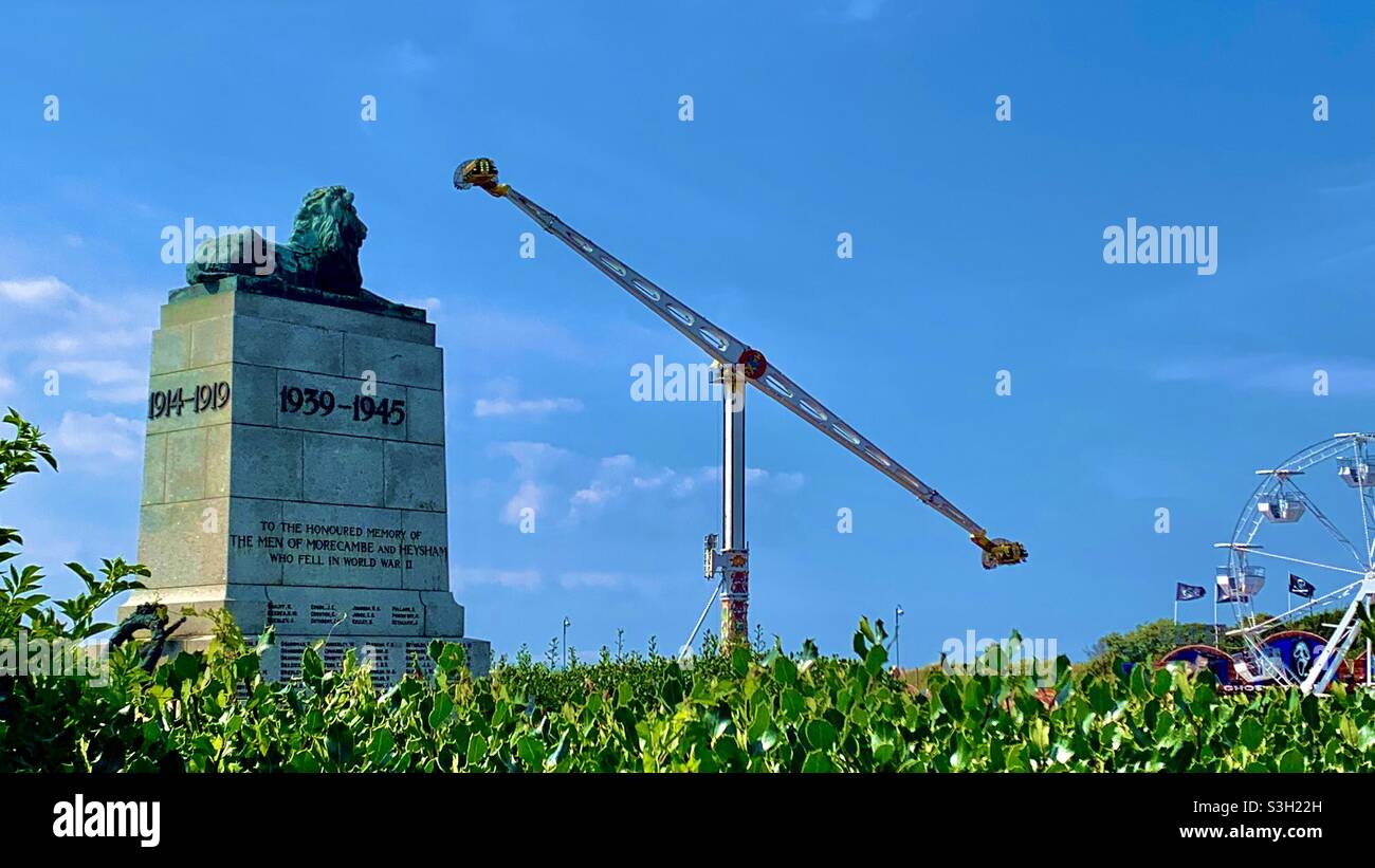 Sie gaben ihr heute für morgen - Kriegsdenkmal & Jahrmarkt in Morcombe Stockfoto