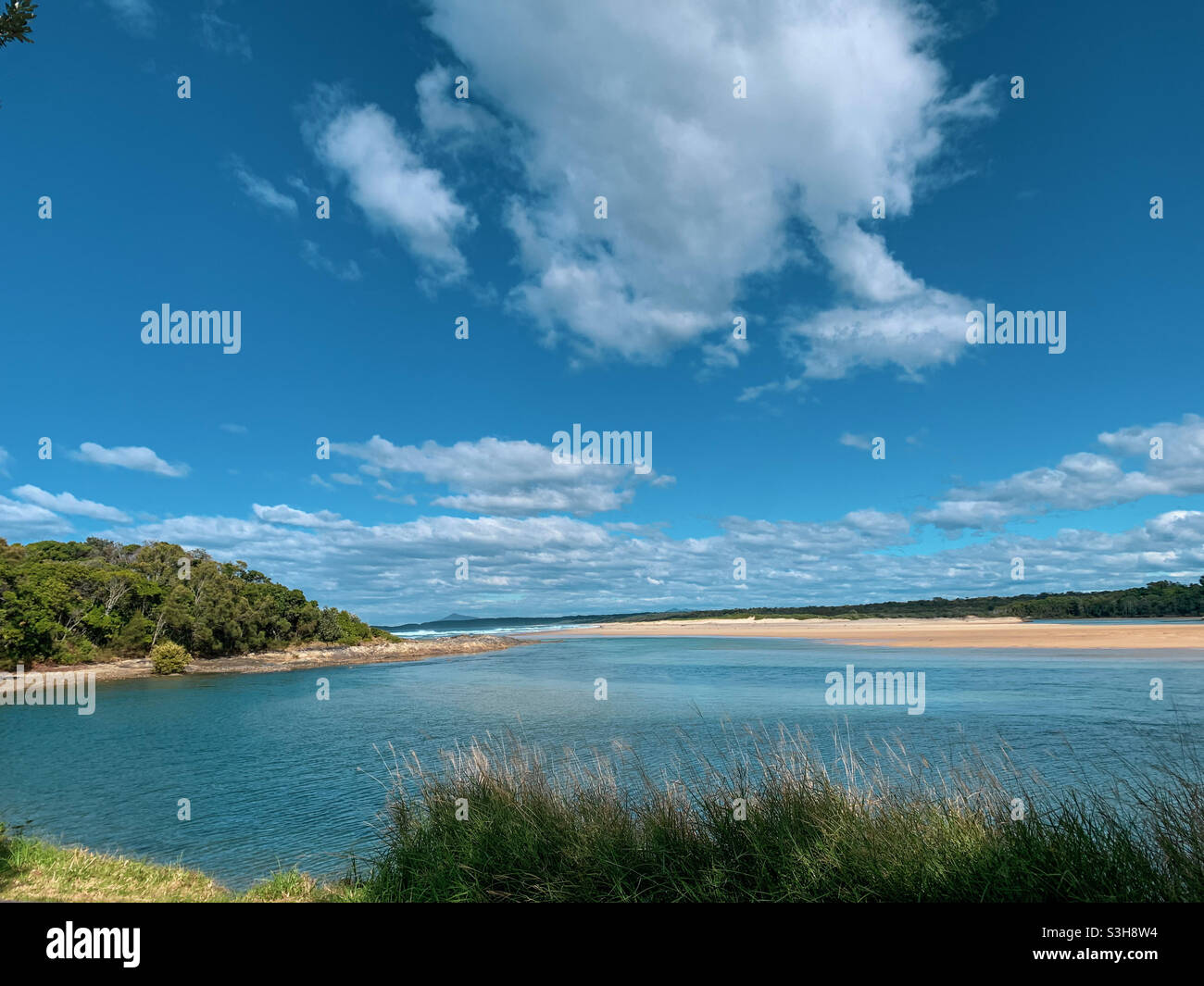 Blick auf den Strand an einem schönen Tag in Oz, Sawtell, NSW, Australien Stockfoto