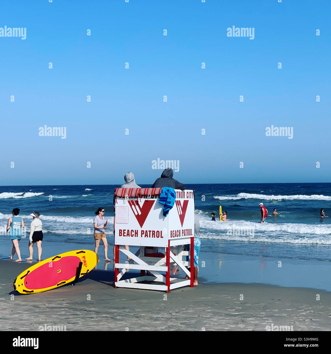 Juli 2021, am Strand in Ventnor City, Atlantic County, New Jersey, USA - Smartphone-aufgenommenes Stockfoto