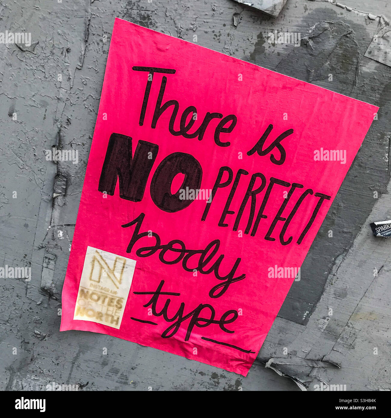 Keine perfekte Körperbotschaft Stockfoto