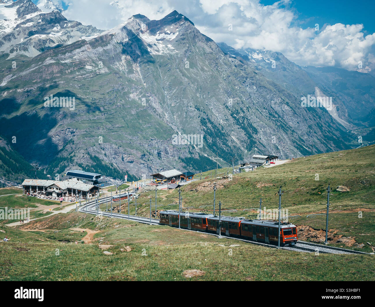 Matterhorn Gornergrat Bahn in der Sommerlandschaft Schweiz Stockfoto