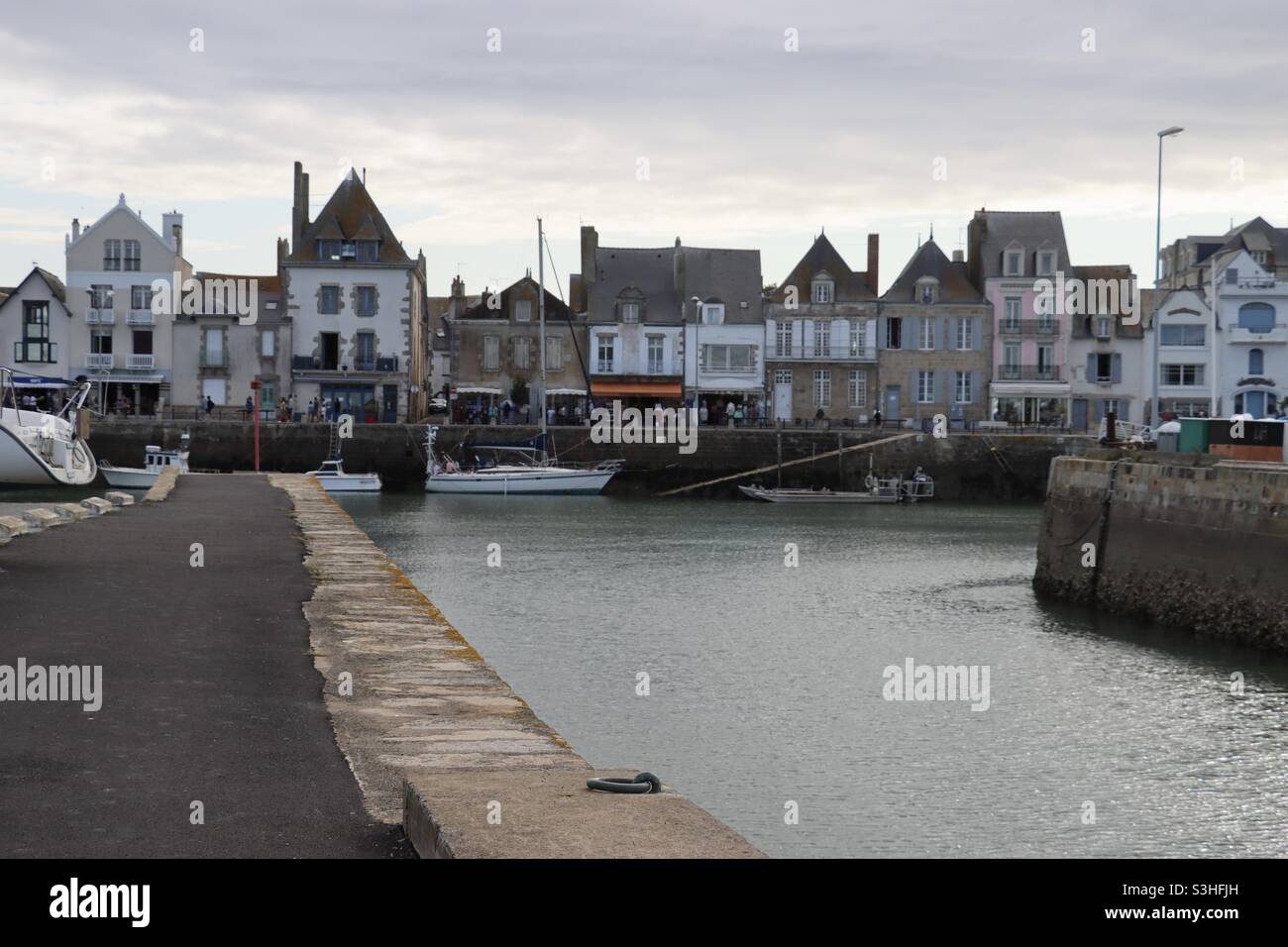 Der Hafen und die Stadt Le Croisic in Loire Atlantique, einem französischen Departement Stockfoto