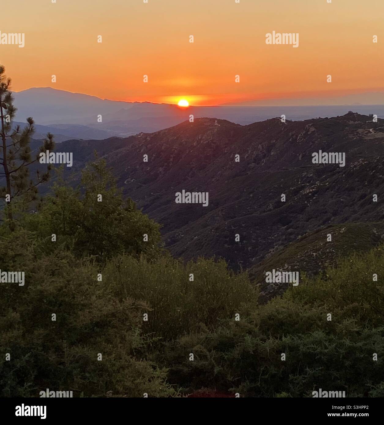 Lake Arrowhead, Kalifornien Sonnenuntergangslandschaft Stockfoto