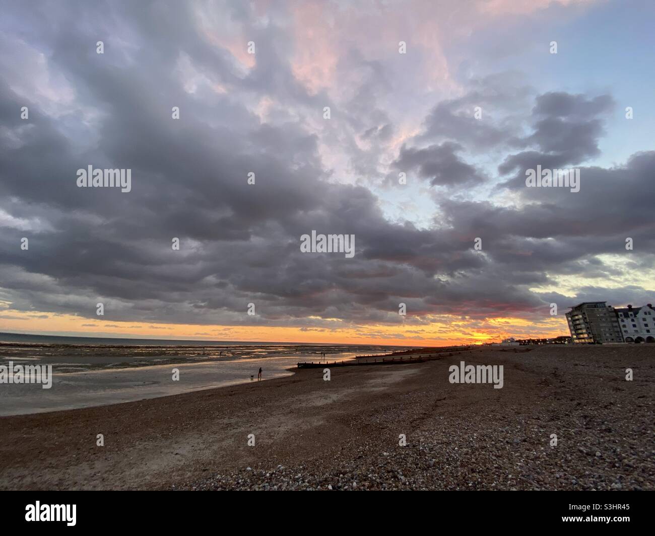 Sonnenuntergang am Strand Stockfoto