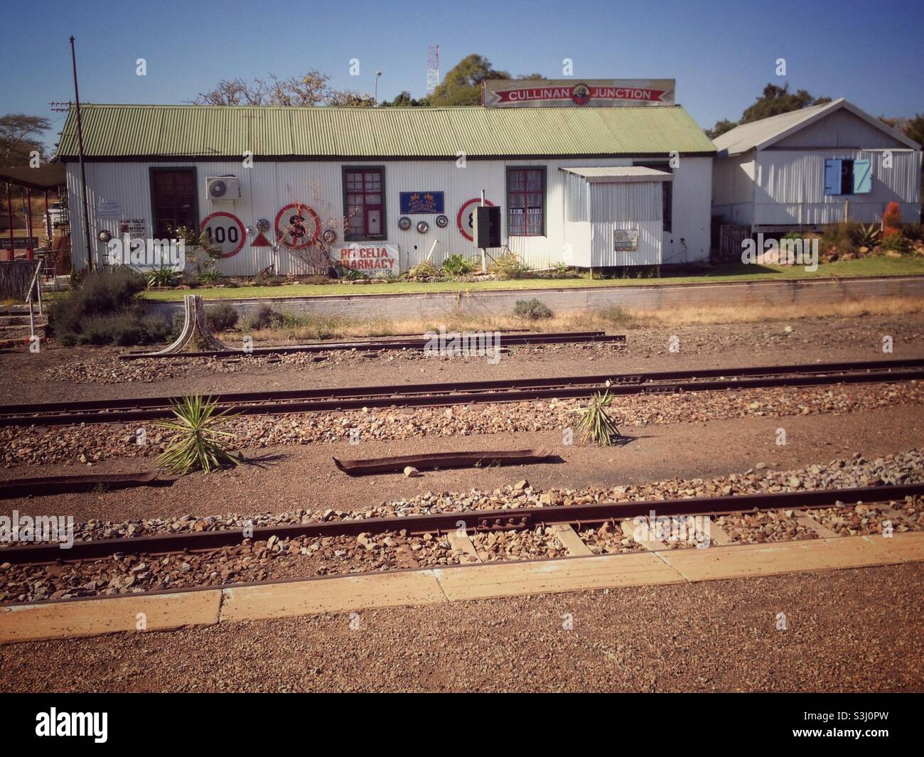 Ein traditionelles Zinngebäude in der historischen Diamantengräberstadt Cullinan, Südafrika Stockfoto