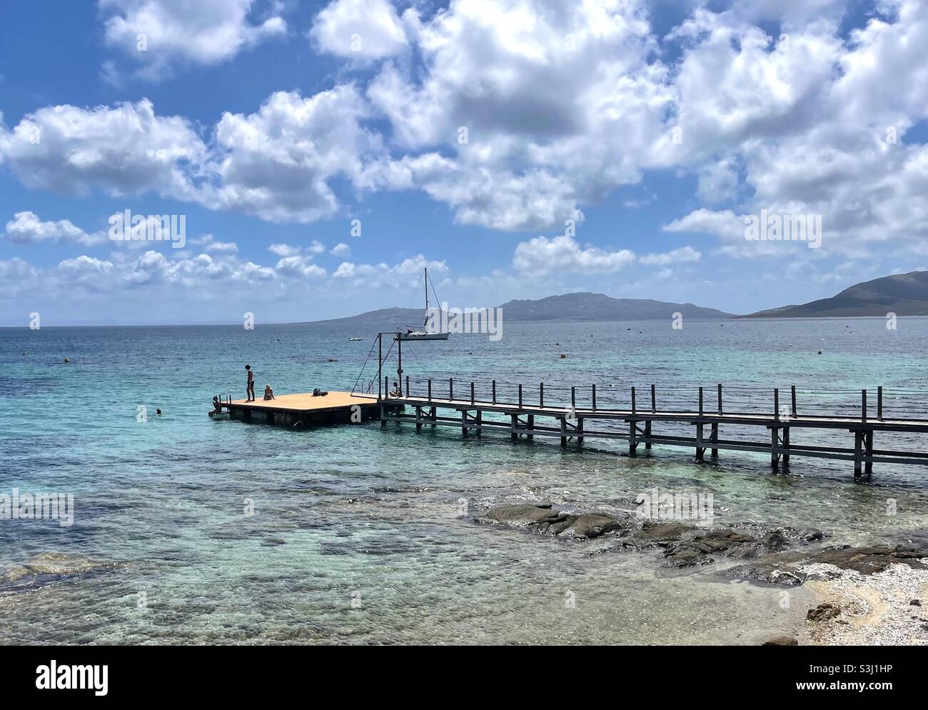 Plattform auf der Insel Asinara, Sardinien Stockfoto