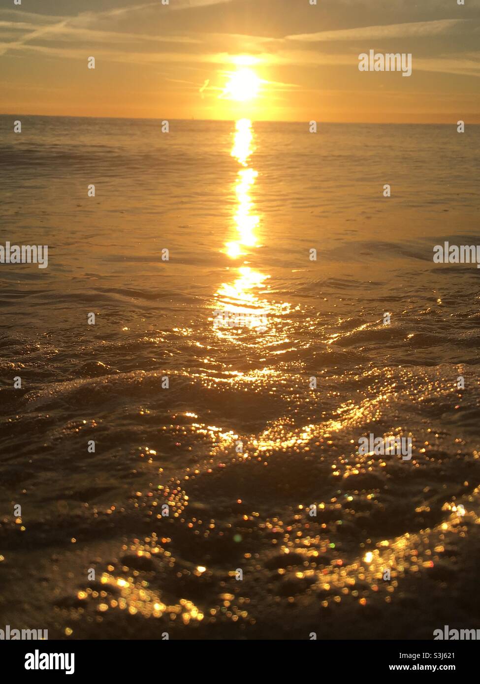 Sonnenaufgang, golden, Wasser, Himmel, Auftrieb Stockfoto