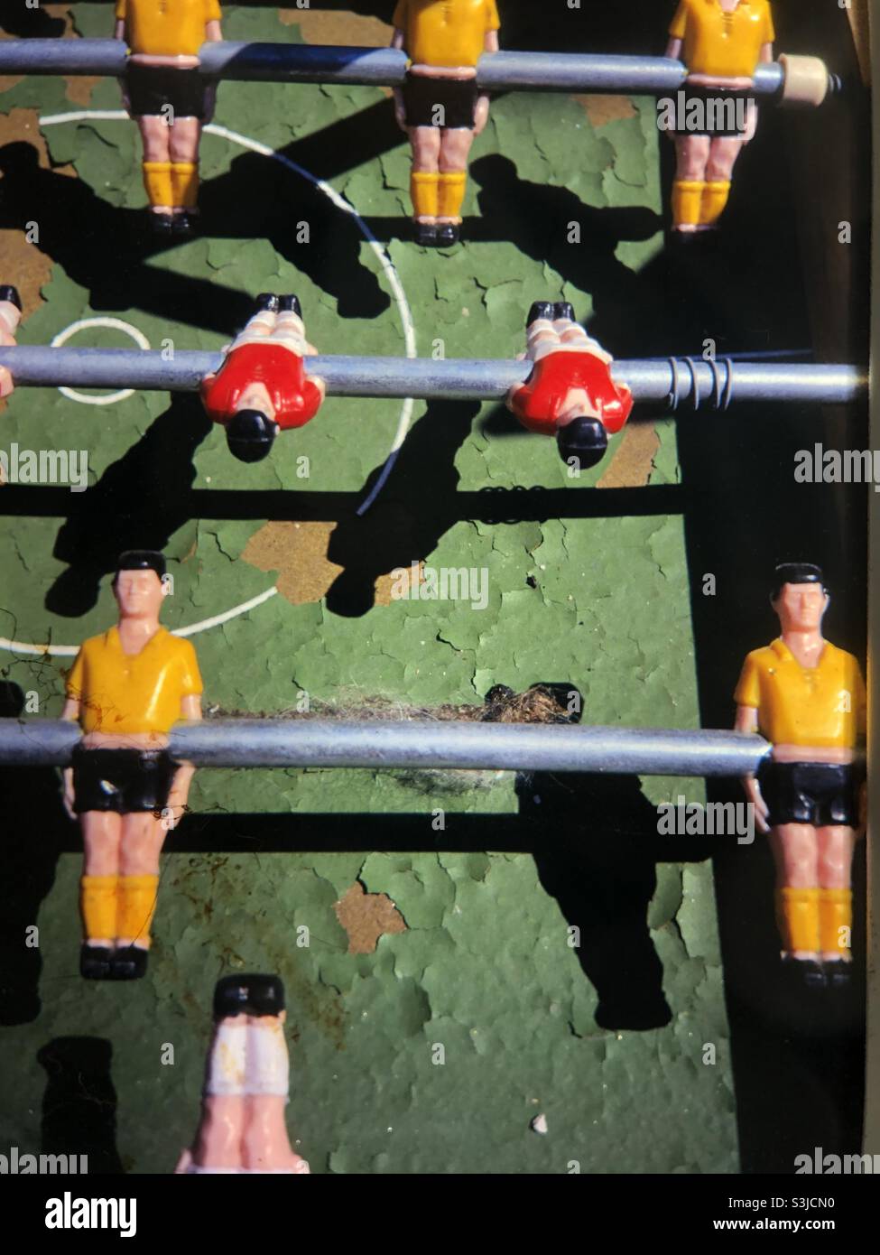 Vintage Football Tischfiguren im Pub Stockfoto