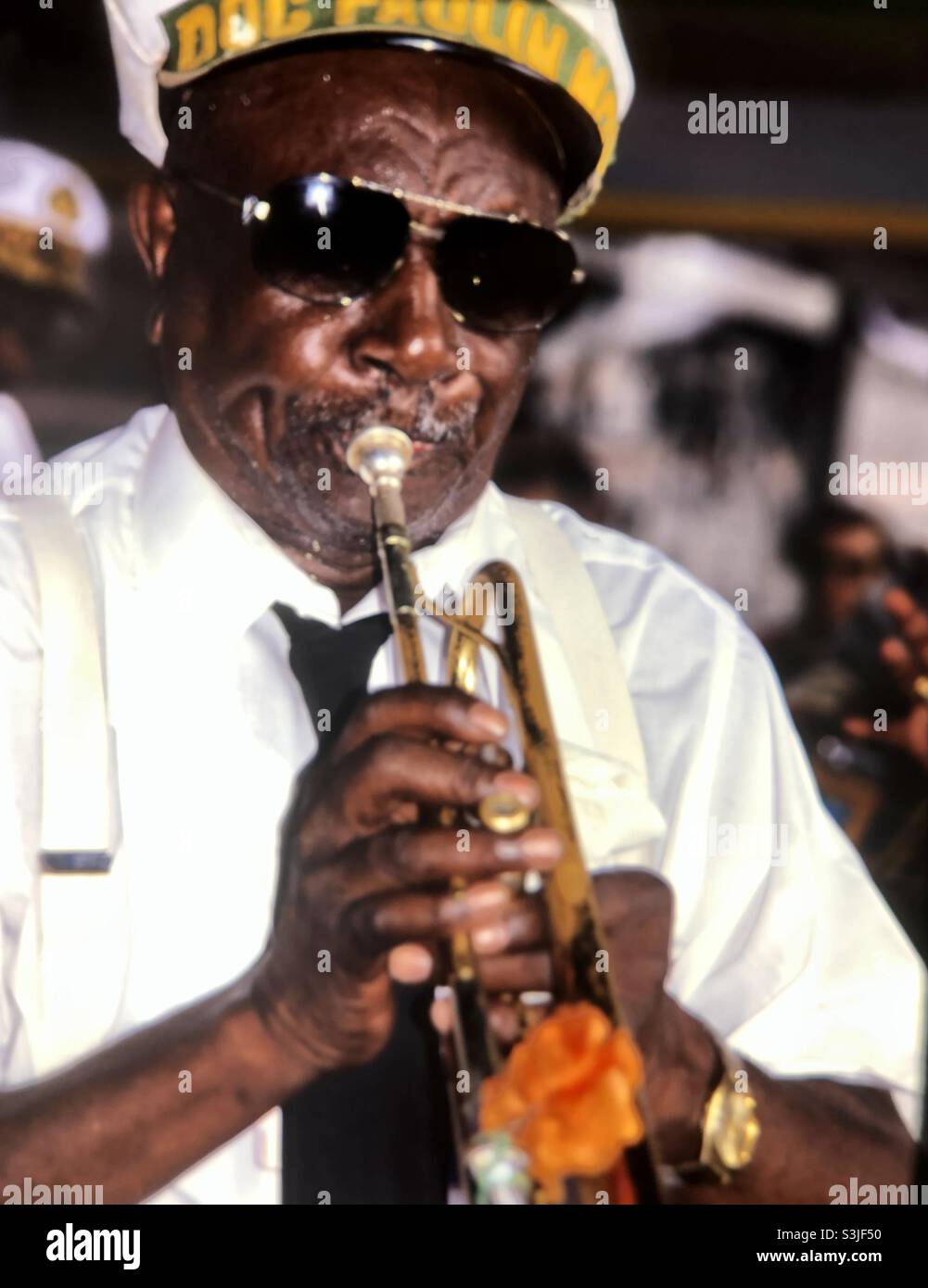 Jazzmusiker spielt Trompete in der Doc Paulin Band Stockfoto