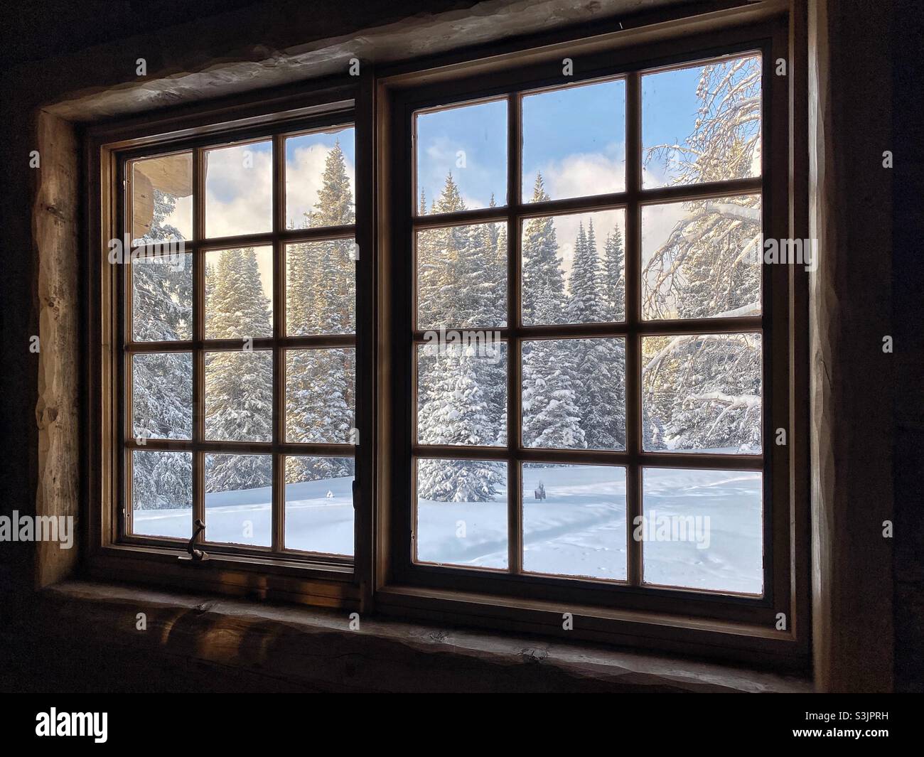 Blick am frühen Morgen von einer Berghütte im Winter, Vail, Colorado, USA Stockfoto