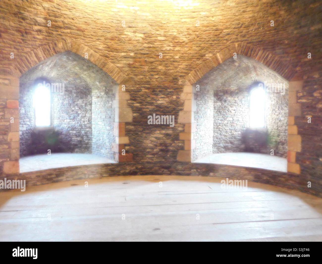 Ruinen im Inneren von Caerphilly Castle, South Wales, Großbritannien Stockfoto