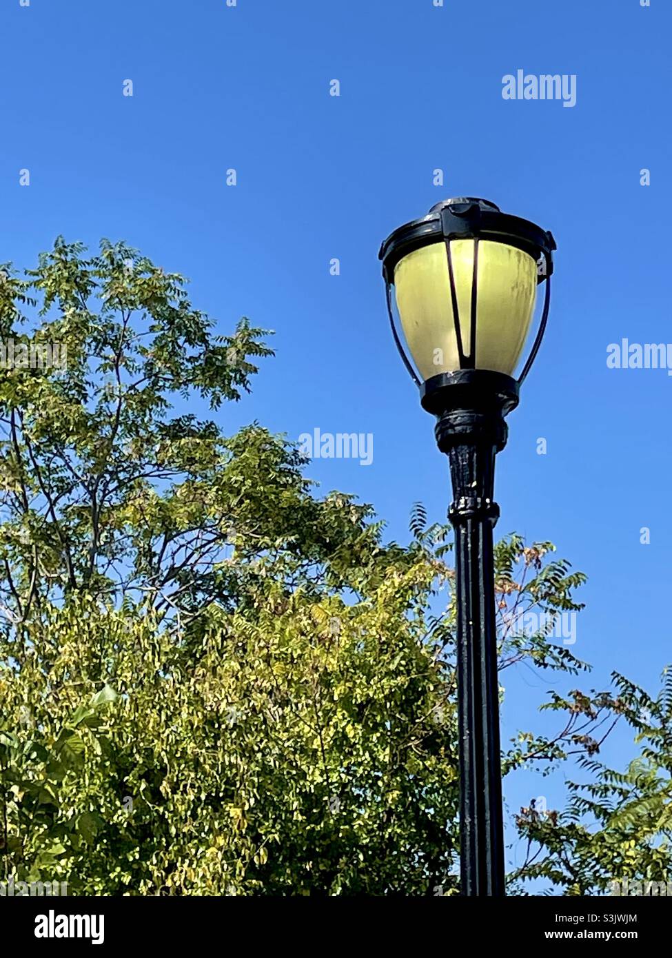 Ein alter Lampenposten in Staten Island, NYC, USA Stockfoto