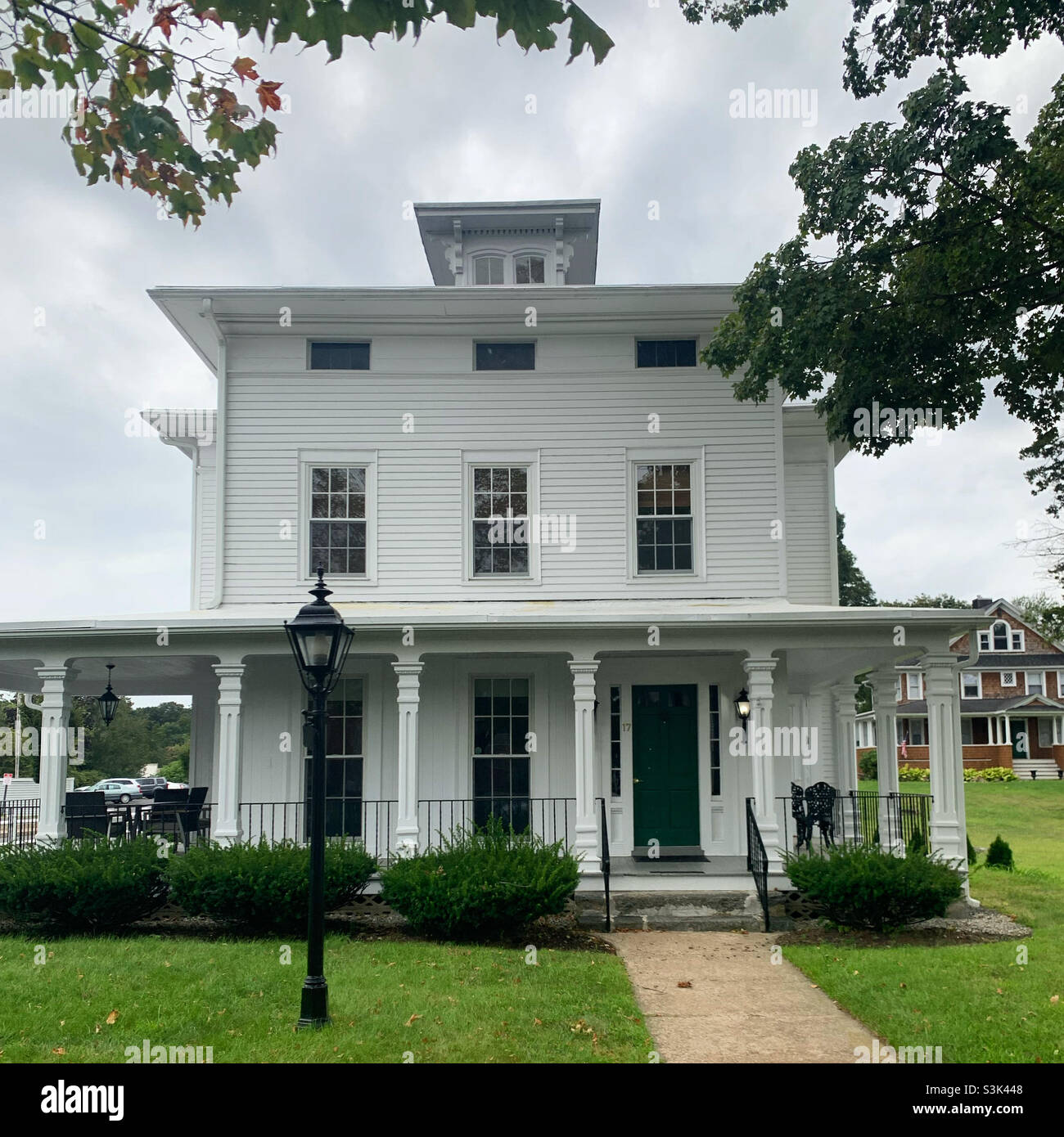 Ein Haus in Madison, New Haven County, Connecticut, USA - Smartphone-aufgenommenes Stockfoto