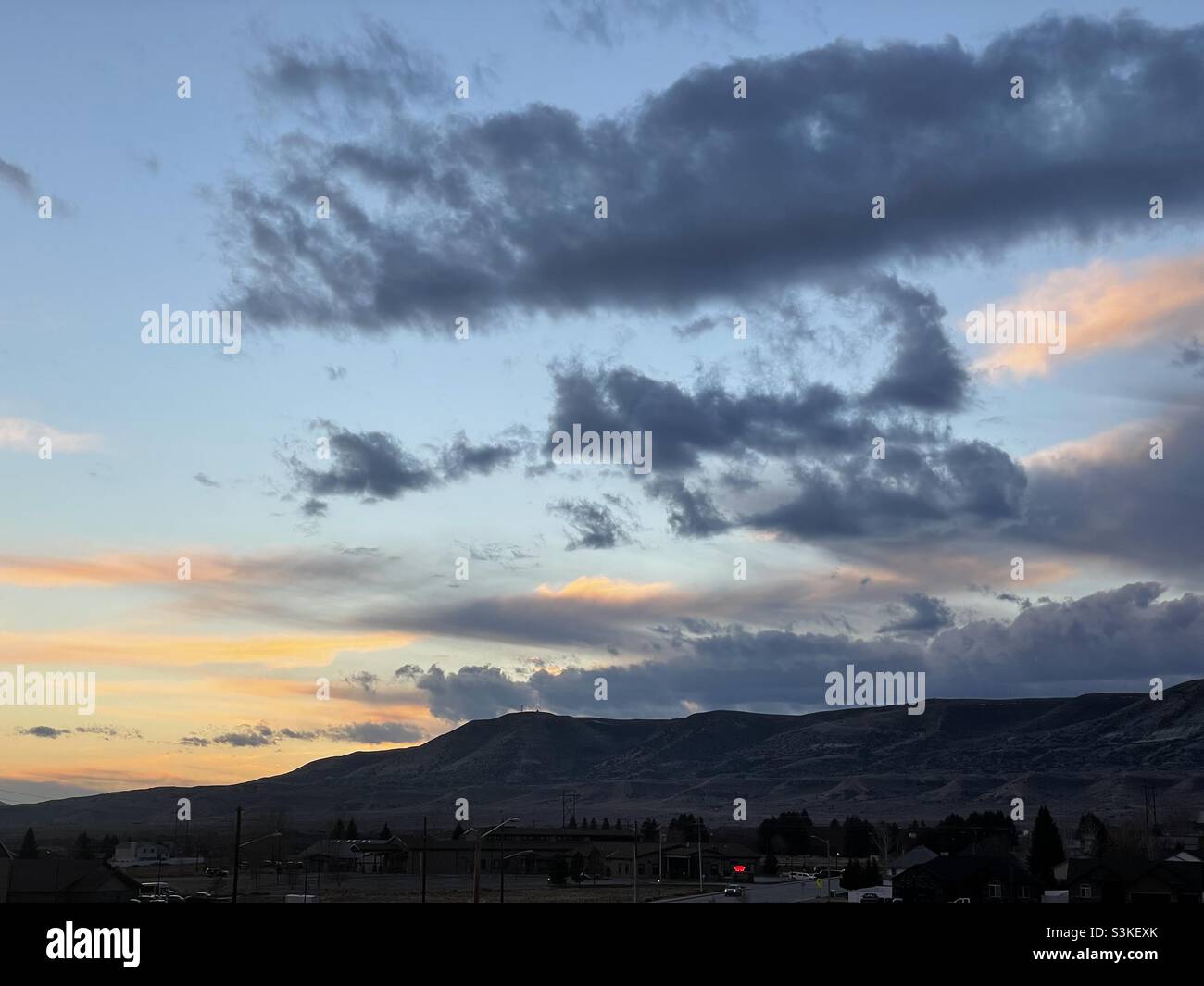 Kühler Abendhimmel Stockfoto