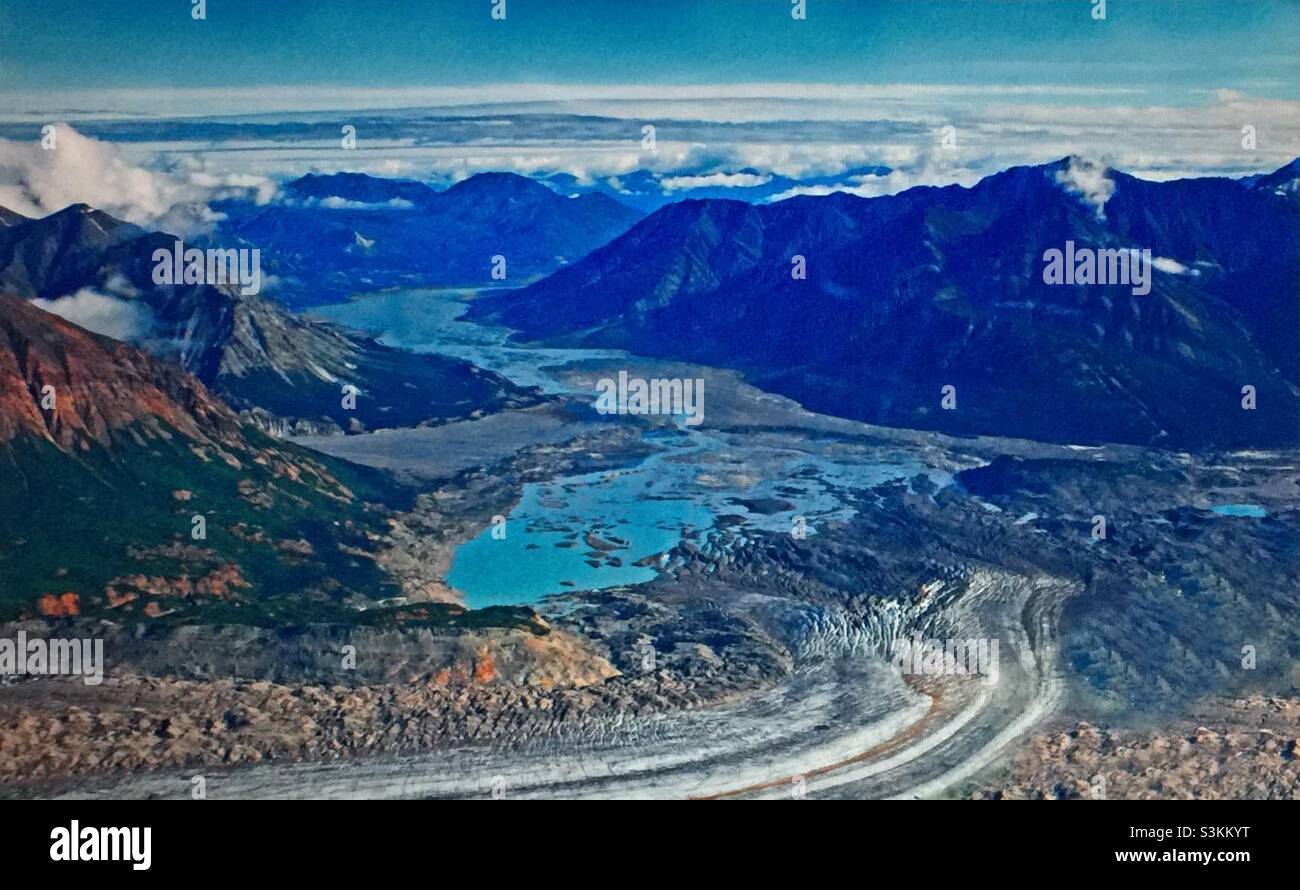 Yukon, Kanada,Kluane Icefields,21980 Quadratkilometer, Berge und Gletscher, Kluane National Park, Wildnis, Eis, Kalt, Blick auf die Höhe, Luftaufnahmen, Gletscherbecken, Fluss Stockfoto