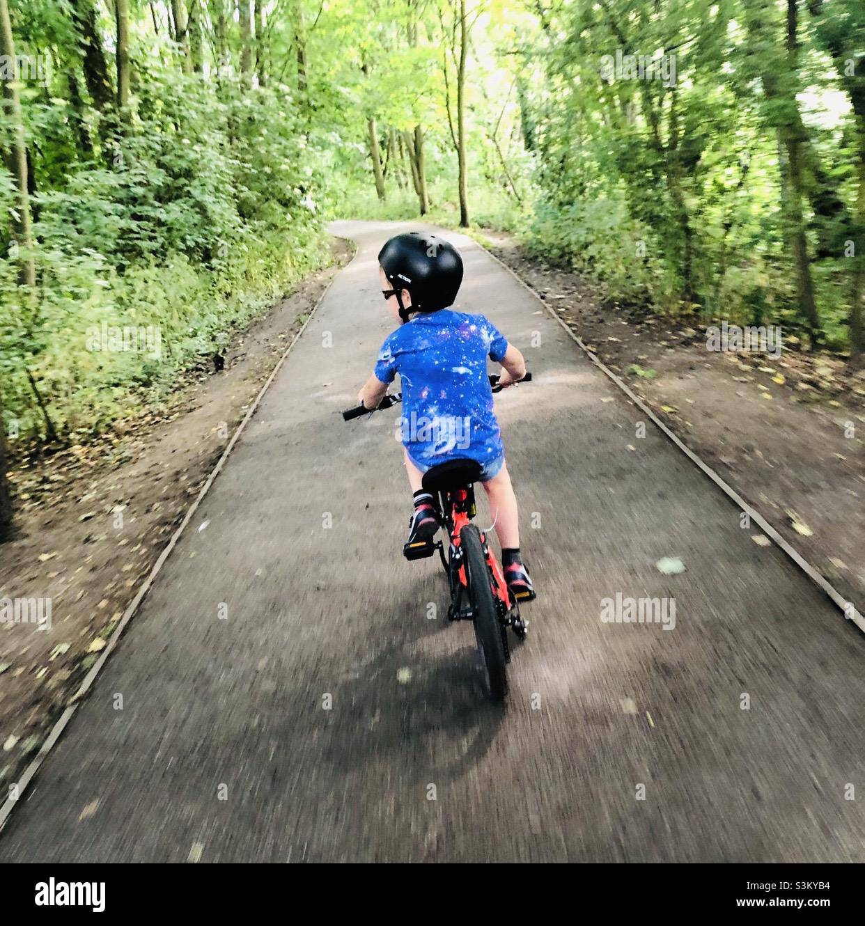 Mit dem Fahrrad - Smartphone-aufgenommenes Stockfoto