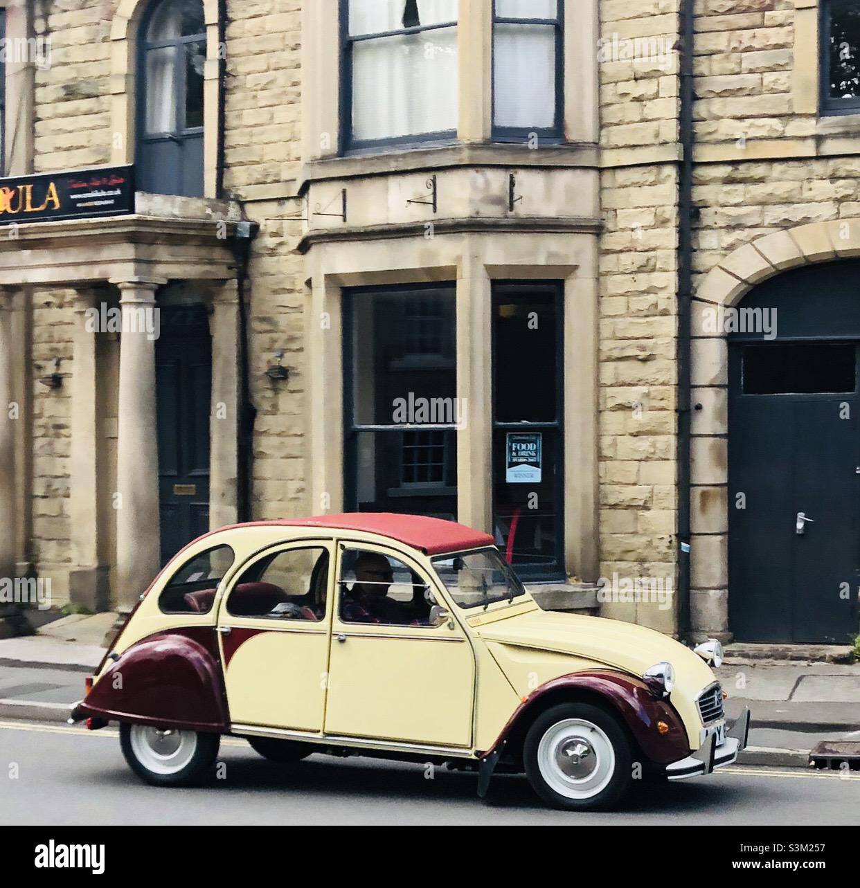 Croen 2CV - Matlock Bath Derbyshire Großbritannien Stockfoto