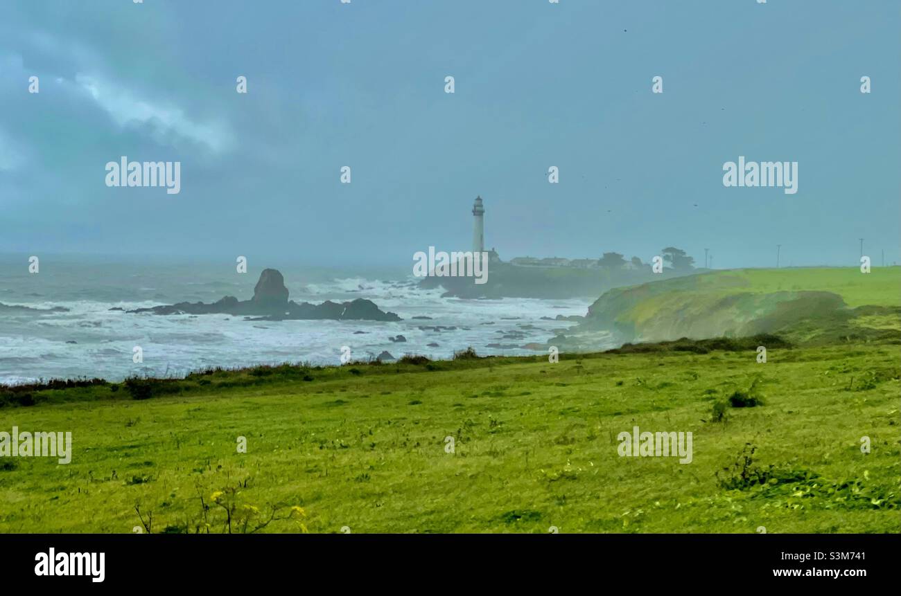 Pigeon Point Leuchtturm im Nebel Stockfoto