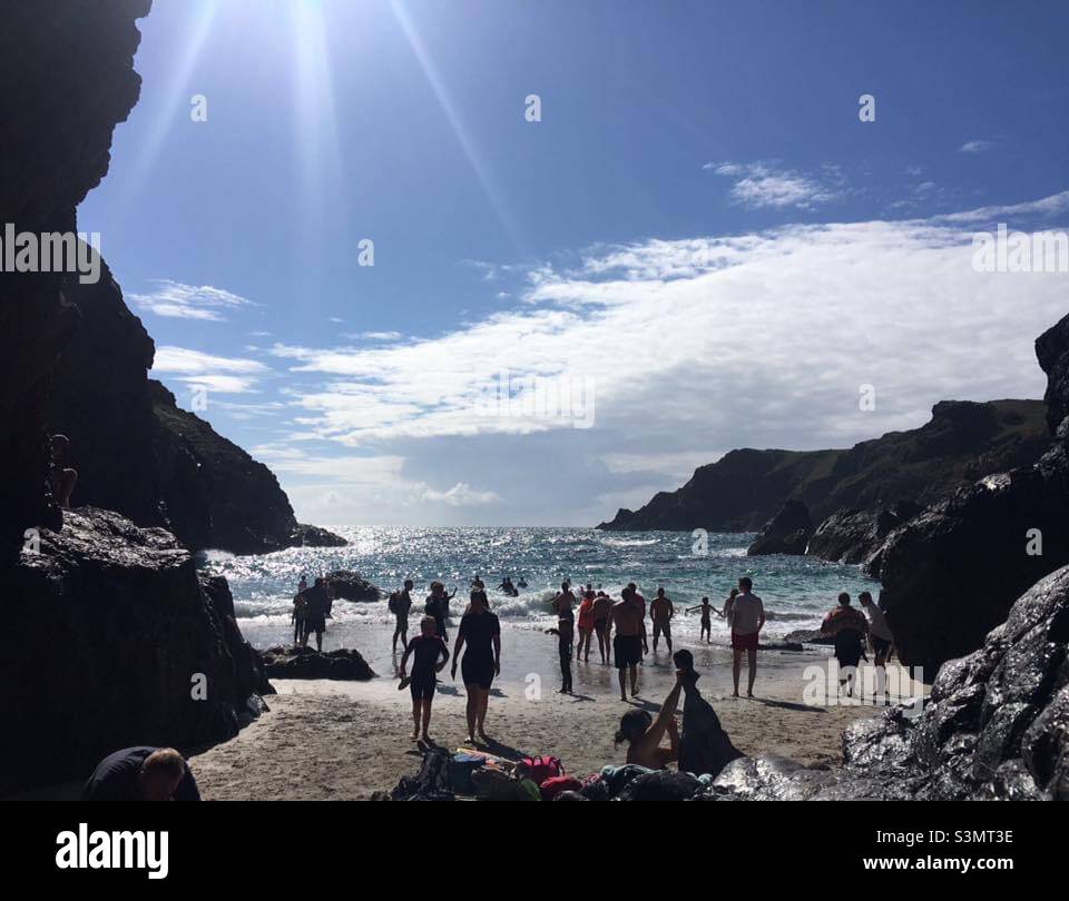 Kynance Cove Cornwall Summer Days Beach - Smartphone-aufgenommenes Stockfoto