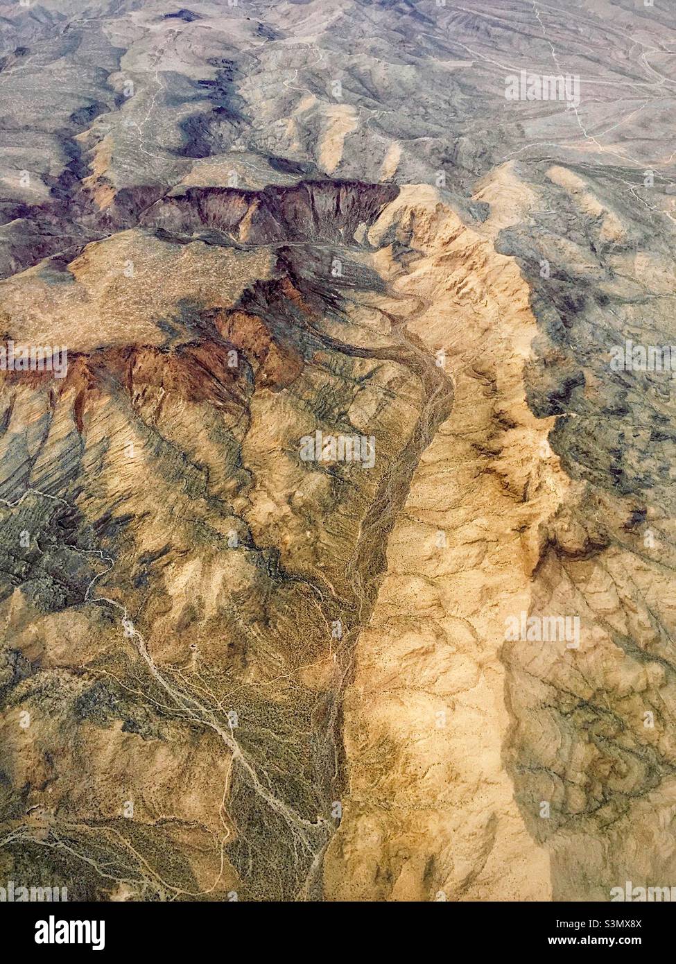 Luftlandschaft aus einem Flugzeug zwischen Los Angles und Las Vegas Stockfoto