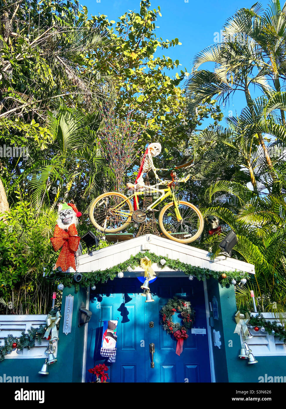 Weihnachtsschmuck am Atlantic Blvd in Key West, Florida am 14. Januar 2022. Stockfoto