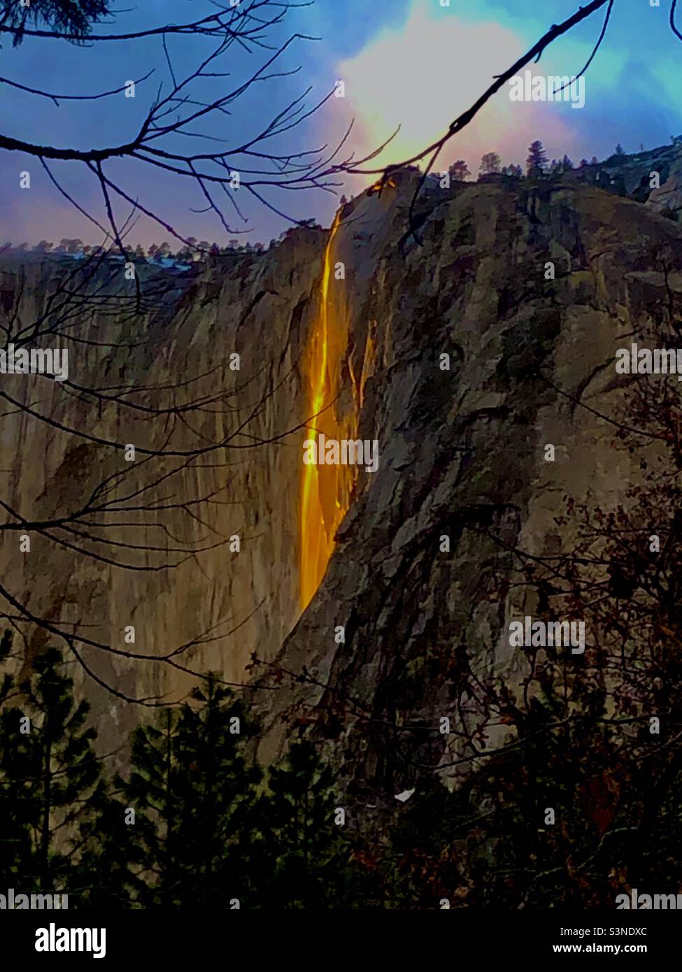 Yosemite's firefall. Schachtelhalm fällt bei El Capitan. Stockfoto