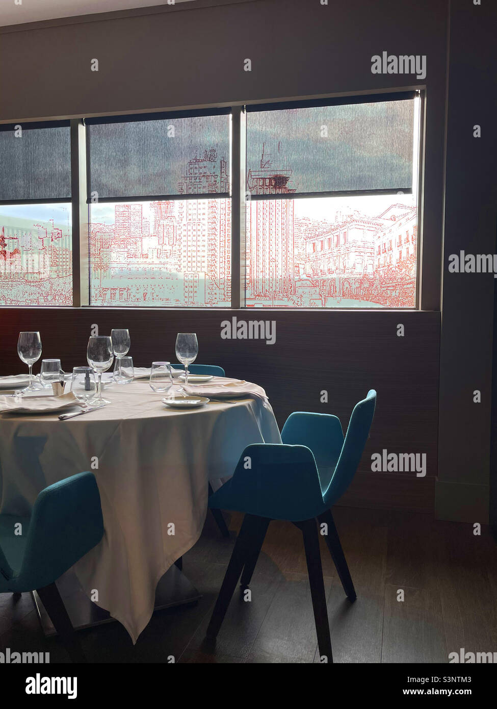 Restaurant, indoor anzeigen. - Smartphone-aufgenommenes Stockfoto