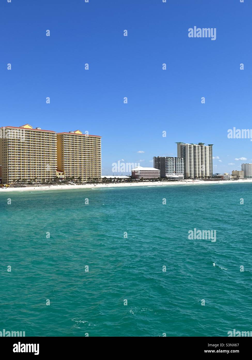 Blick auf die obere Küste auf die Gebäude von Panama City Beach, Florida, USA Stockfoto